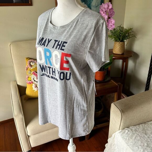Star Wars “May The Force Be With You” Women’s Tee Gray Medium NWT - Picture 2 of 7